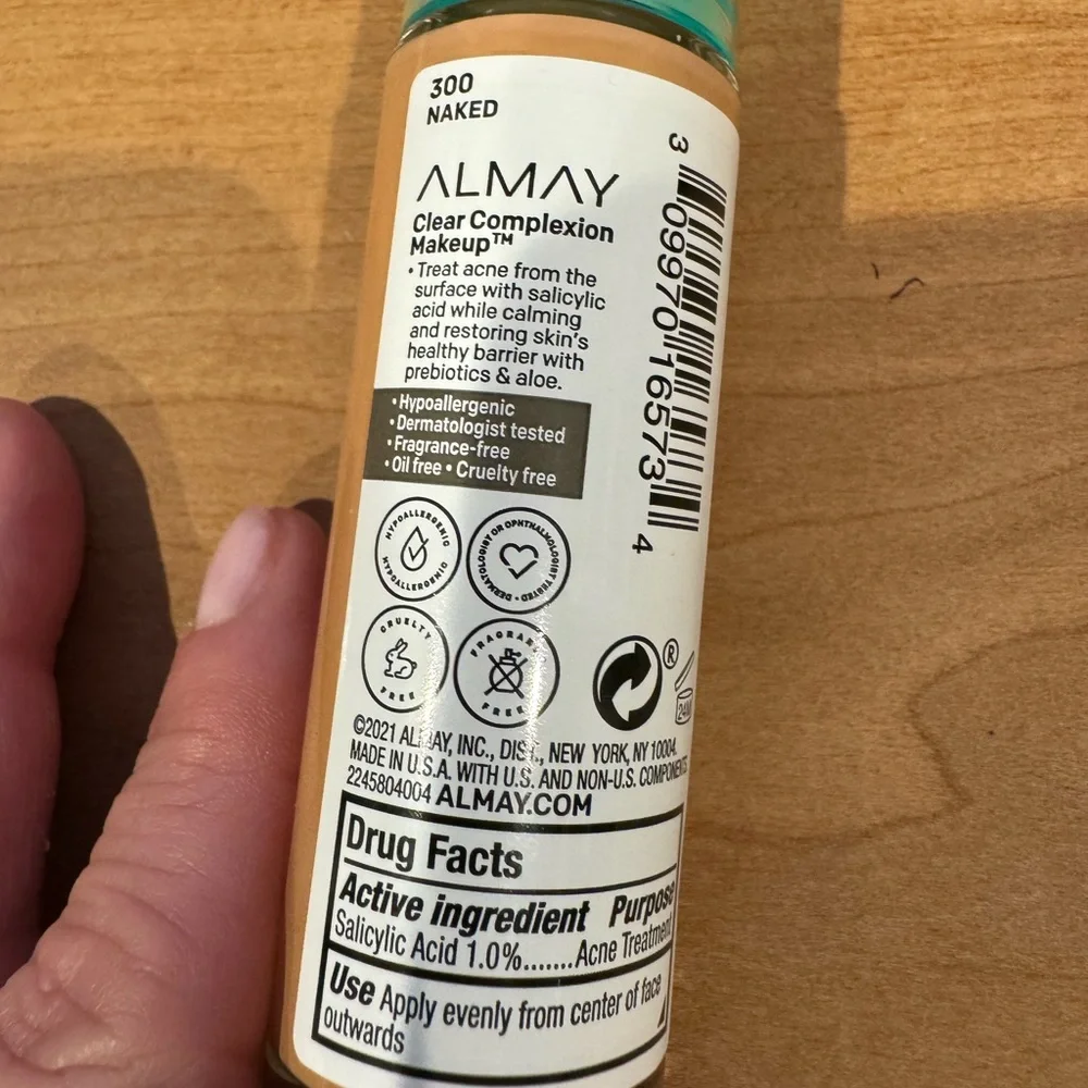 Almay Clear Complexion Makeup. #300 Naked. NWT